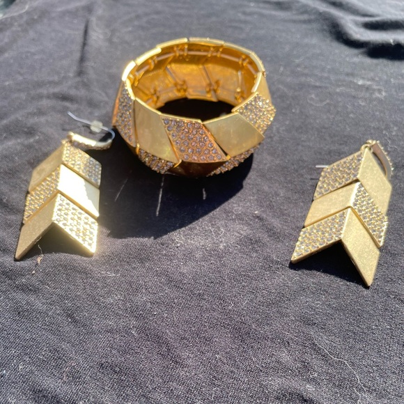 Lia Sophia Bracelet - Picture 2 of 2